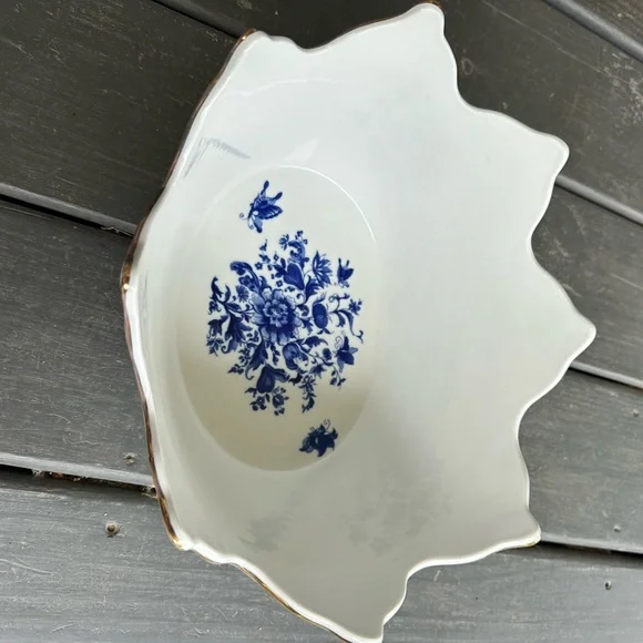 Ethan Allen Vintage Decor bowl! Gold trim! Excellent condition! - Picture 3 of 9